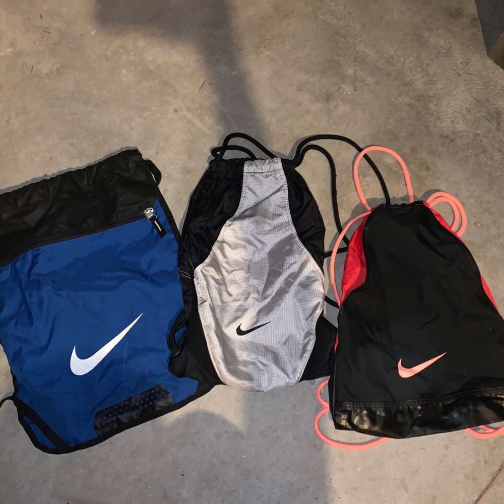 Nike draw string bags (3)